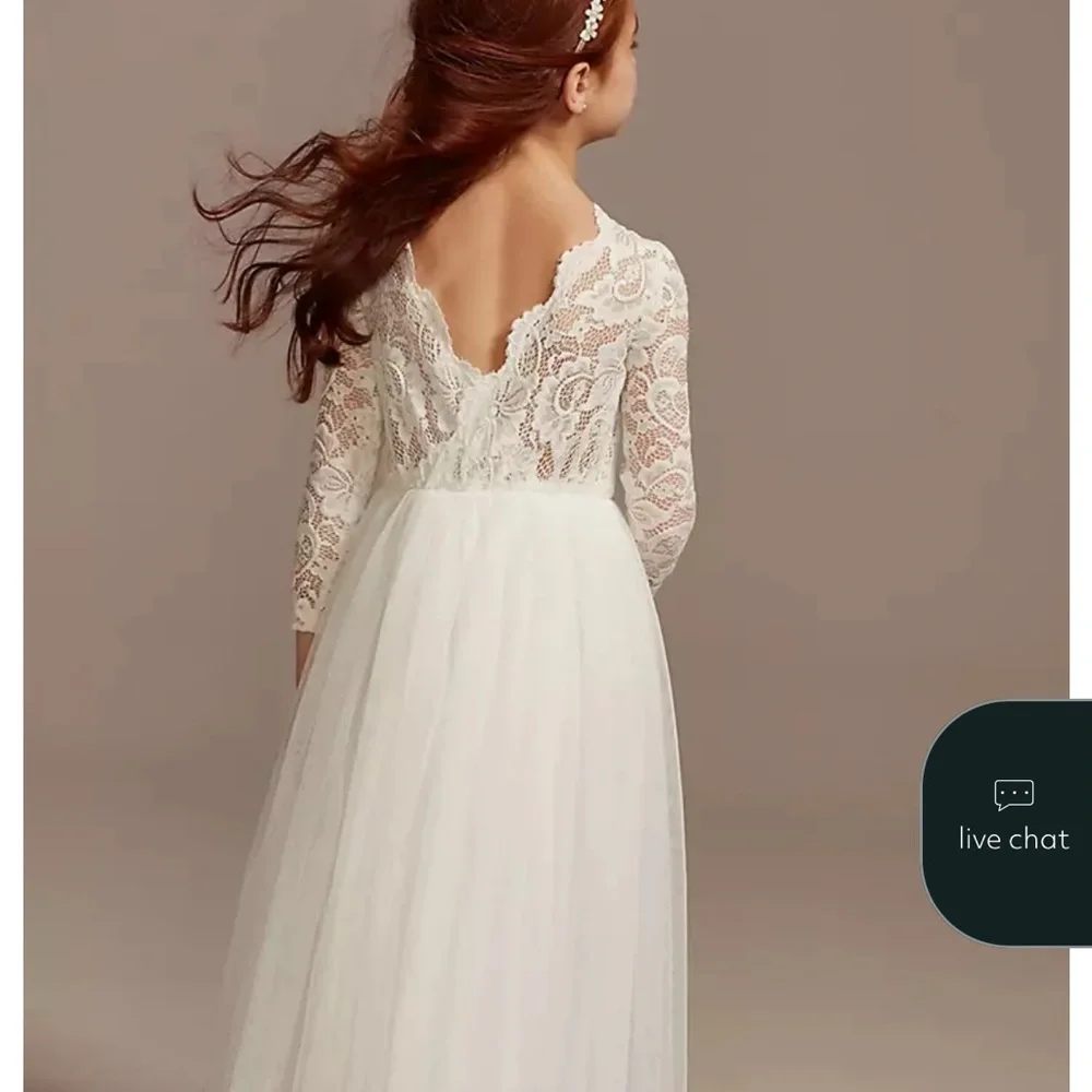 David's Bridal Scalloped V-Back Lace A-Line Flower Girl Dress - Picture 2 of 4